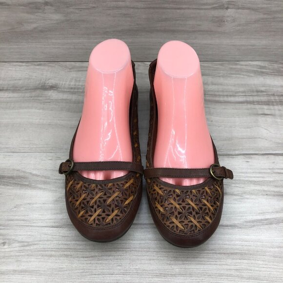 Nurture Flats Women's 9 Brown Leather Slip On Buckle Strap Sandal Shoes - Picture 7 of 12